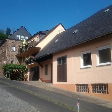 Weingut-Gaestehaus Karl Otto Nalbach Hotell Briedel Exteriör bild